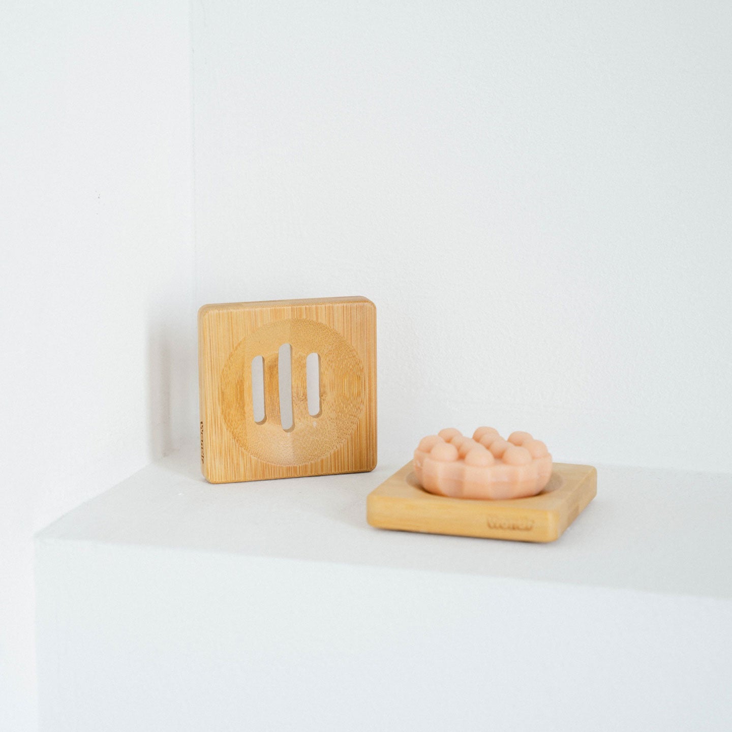 SUPPORT DE BARRE DE SHAMPOING EN BAMBOU