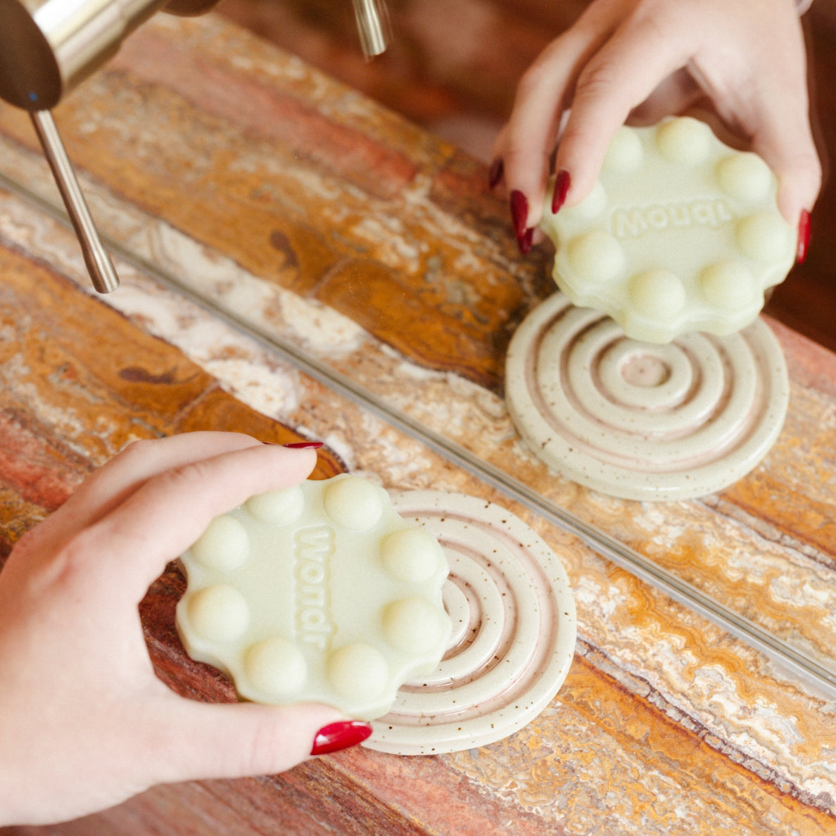 WONDR CERAMIC BAR HOLDER