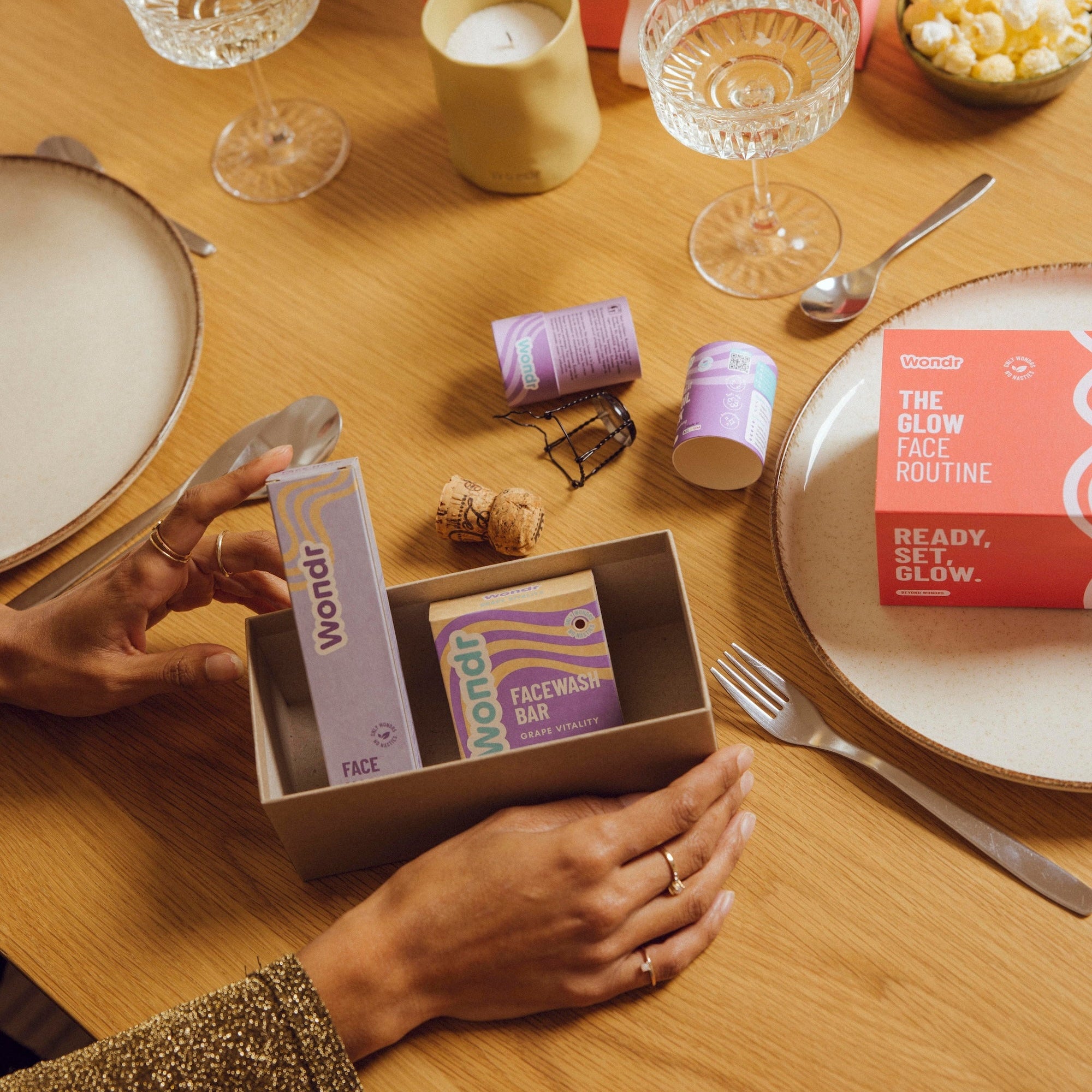 The Glow Face Routine | Wondr Gift image 5