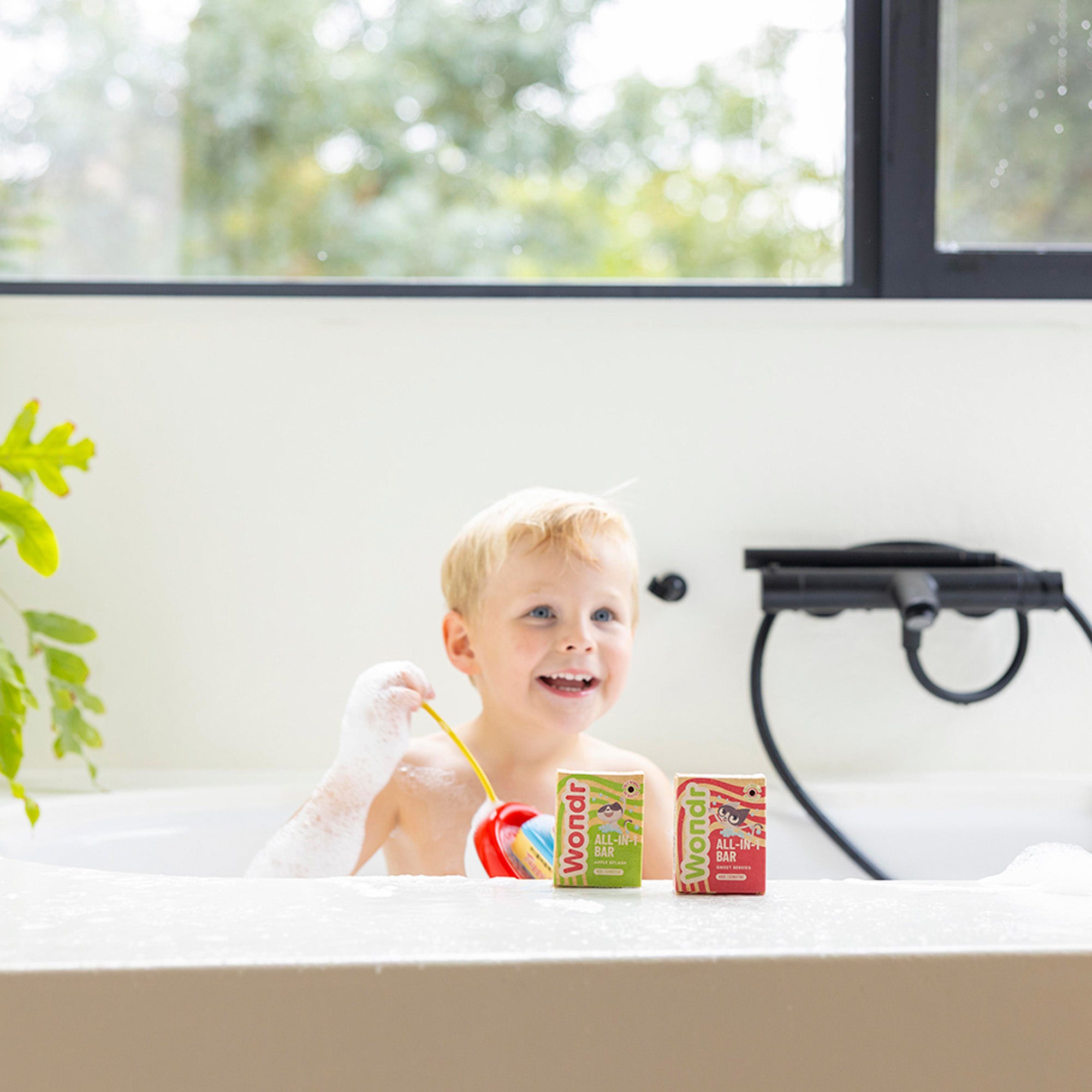 APPLE SPLASH | Kids Bar image 6